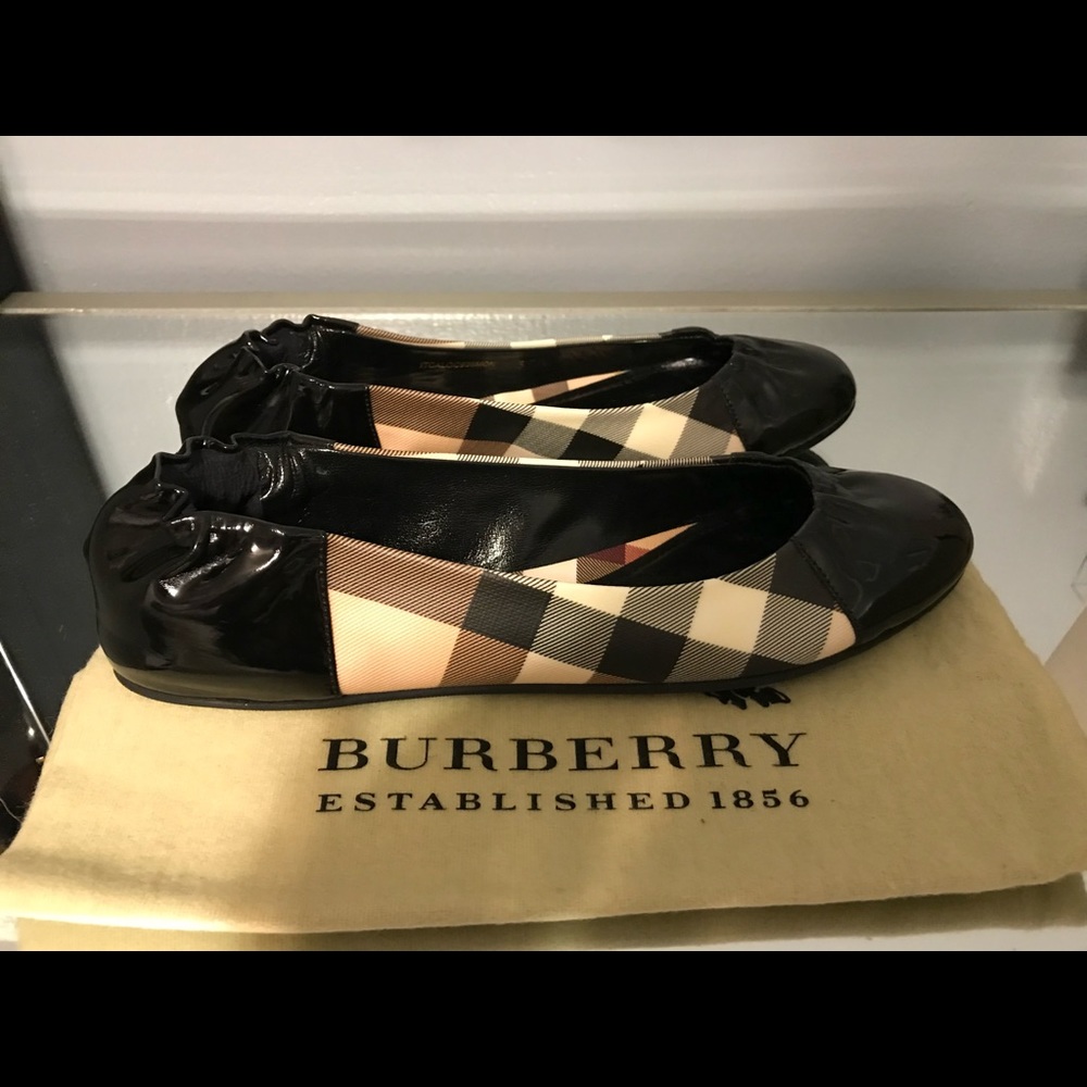 Burberry Nova Soft Ballerina Flats in size 37 1/2 EU (7-7 1/2 US) M width